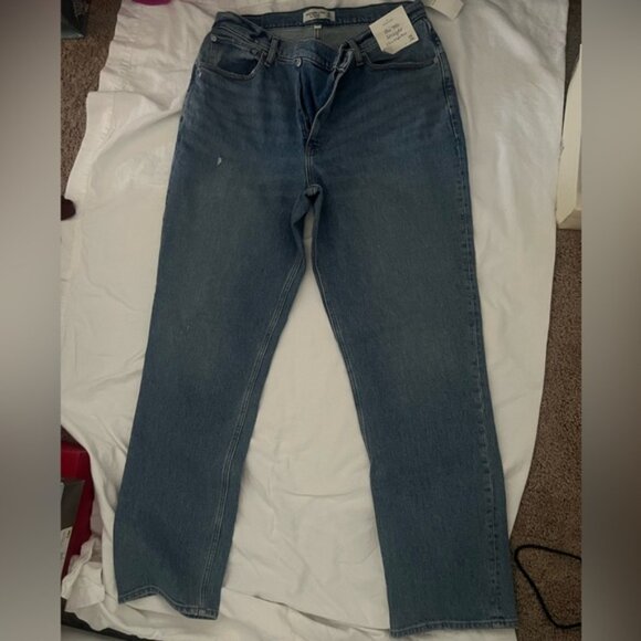 NWT Abercrombie the 90’s straight ultra high rise, curve love line, size 33L - Picture 2 of 8